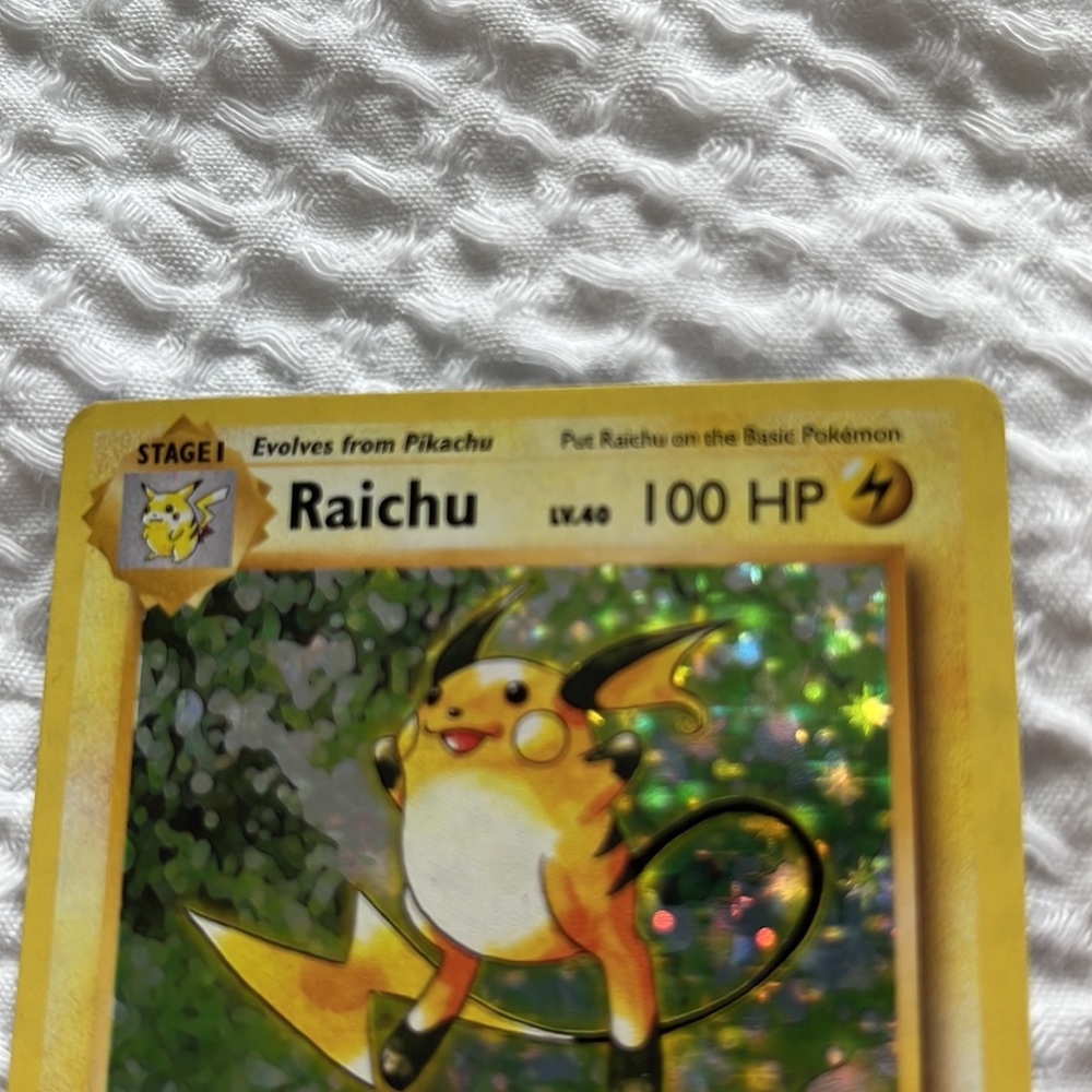 First edition Riachu Hollow Pokémon Card - Picture 3 of 8